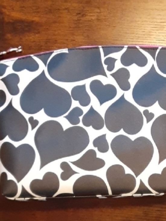 French Bull Handbags - French Bull Heart-Print Black & White Cosmetic Pouch 11x8x2 New With Tags